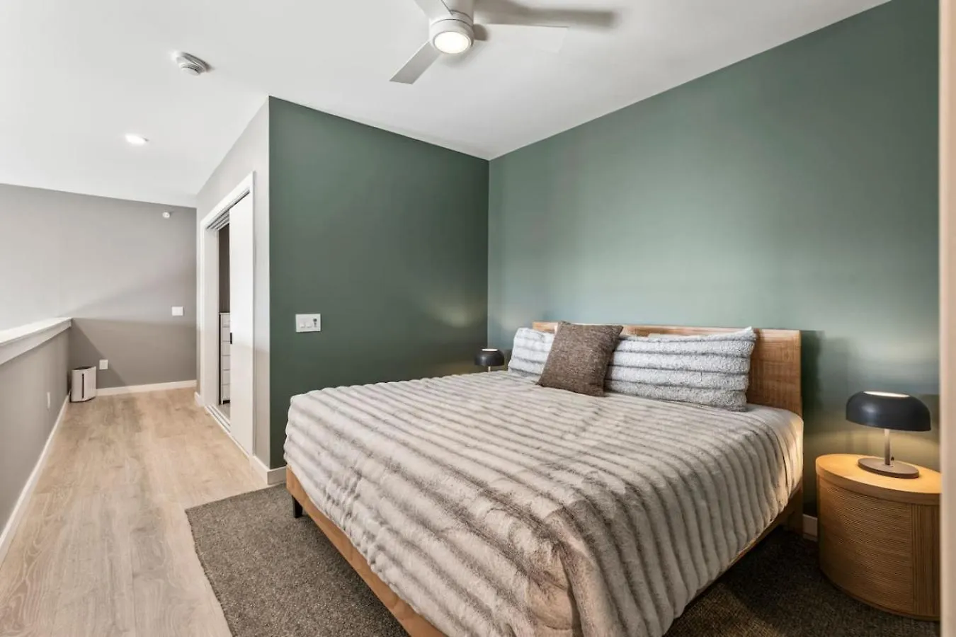 Penthouse Luxury With Pool Patio And City View Plus Walk To Broadway Nashville Holiday home