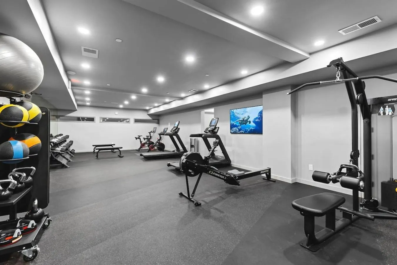 Penthouse Luxury With Pool Patio And City View Plus Walk To Broadway Nashville 0*,  United States
