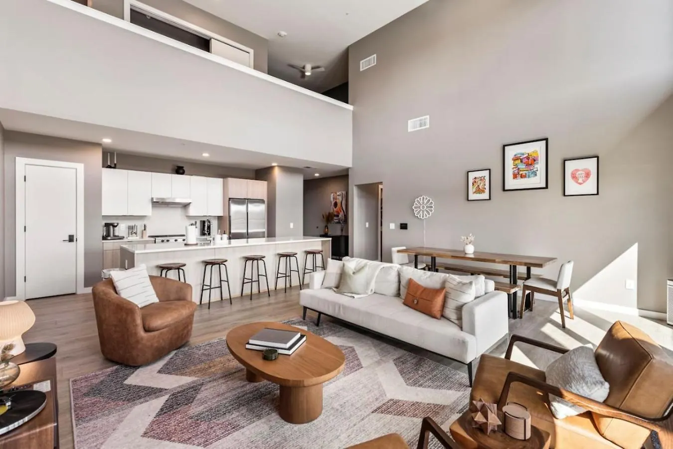Penthouse Luxury With Pool Patio And City View Plus Walk To Broadway Nashville 0*,