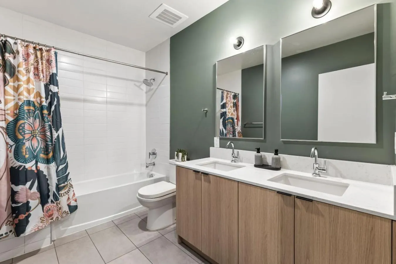 Penthouse Luxury With Pool Patio And City View Plus Walk To Broadway Nashville 0*,